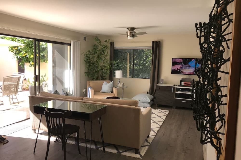 2 Bedroom Palm Springs Condo - Palm Springs - Sala de estar