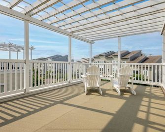 Stunning Beachside Home In Big Apple - Best of Both Worlds! - Queens - Balcón