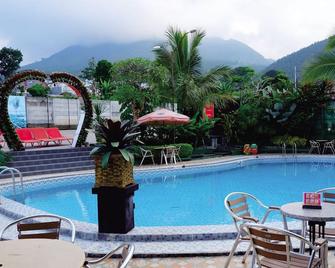 Zamzam Hotel and Resort - Malang - Pool