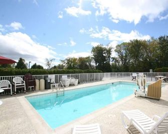 Motel 6-Colchester, Vt - Burlington - Colchester - Pool