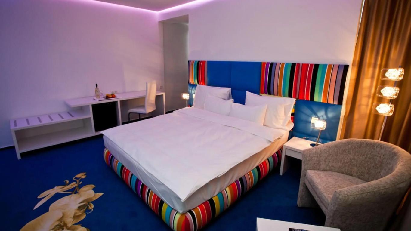 Marshal Garden Hotel