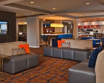 Courtyard by Marriott Youngstown Canfield - Canfield - Bar
