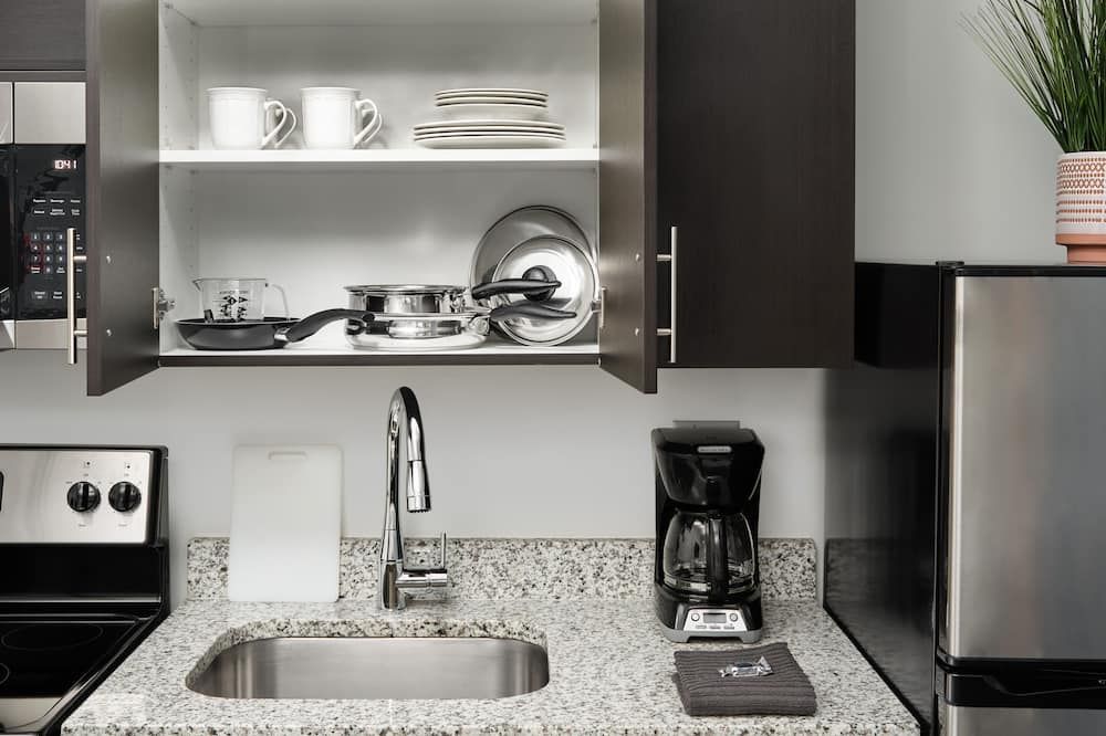 Stayapt Suites Greenville Greer Bmw - Greer - Cuina