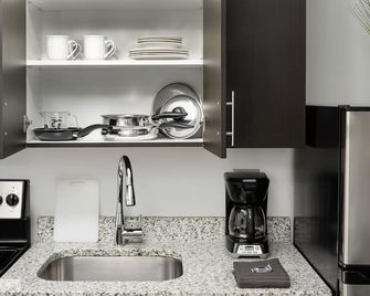 Stayapt Suites Greenville-Greer-Gsp - Greer - Cocina