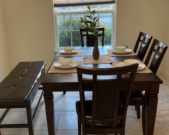 Modern Cozy 3BR Home in Forney - Forney - Comedor