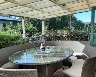 The Comfy Humphrey House - Greytown - Patio