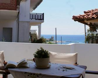 Pansion Katerina - Ouranoupoli