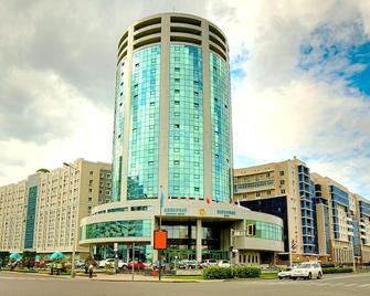 Diplomat Apartment On Sarayshyq St 34 - Astana - Building