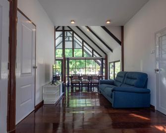 Happiness Resort - Ban Lum Sum - Sala de estar