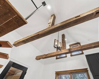 Muskoka Tiny Home - Windermere - Escaleras