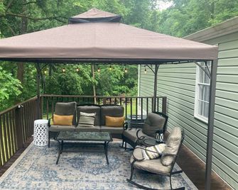 Militia Hill Cabin-Rocky Top, Tn - Rocky Top - Patio
