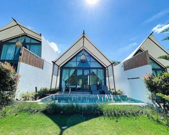 The X10 Private Pool Villa Khaoyai Japan - Mu Si - Building