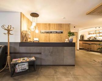 Hotel Florian - Selva di Val Gardena - Recepción