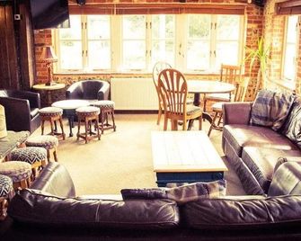The Rising Sun Inn - Waterlooville - Lounge