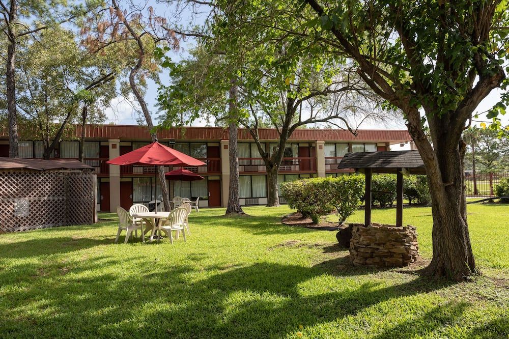 Greentree Hotel & Extended Stay I-10 Fwy Houston, Channelview, Baytown - Channelview - Patio
