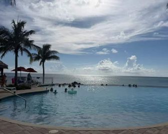 Ocean Edge Bimini - Port Royal