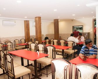 سيتي هوتل - مومباي - مطعم