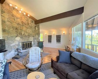 Valley View Cabin - Packwood - Salon