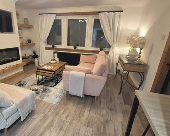 Willow Croft - Your wee home in the heart of Scotland. - Whitburn - Living room
