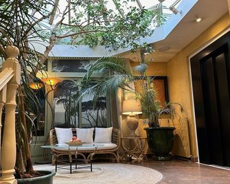 Neuilly Park Hotel - Neuilly-sur-Seine - Patio