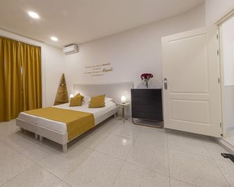 Le Angioine Rooms - Naples - Bedroom
