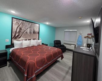 Super 8 by Wyndham Emporia - Emporia - Slaapkamer