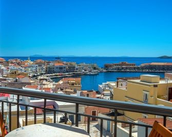 Ethrion - Ermúpoli - Balcón