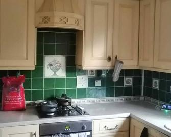 Cheerful Home with Free Parking on the Road - Mánchester - Cocina