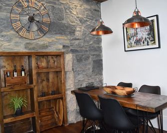 The Lowry .. Where Elegance Meets Luxury! - Oban - Dining room