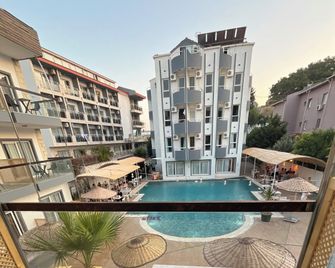 Mos Hotel Cesme - Cesme - Balkon