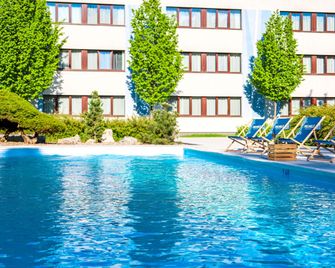 Novotel Poznan Malta - Posnania - Piscina