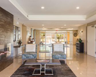 Baymont by Wyndham Albuquerque Airport - Albuquerque - Lobby