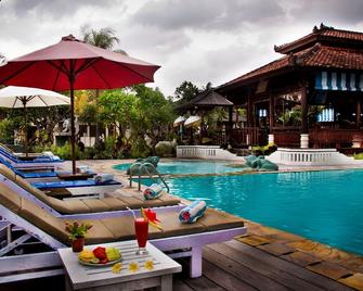 Bali Taman Beach Resort & Spa Lovina - Buleleng - בריכה