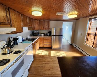 Charming 2-Bedroom Cottage With Boat Slip, Wifi, And Ac - Elkton - Kitchen