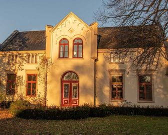 Ferienwohnung Nr. 2 - Wiemannshof, 25191 - Nieuweschans - Edificio