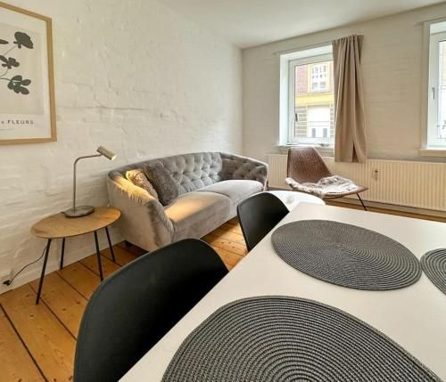 Cozy & romantic apartment in the Heart of Aalborg – Aalborg