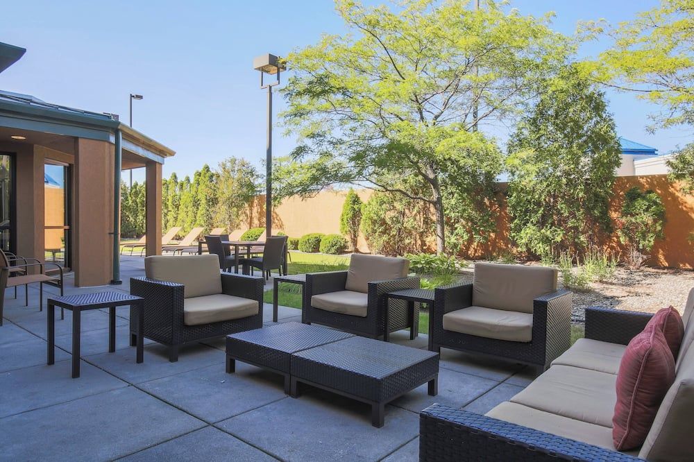 Courtyard by Marriott - Flint - Binnenhof