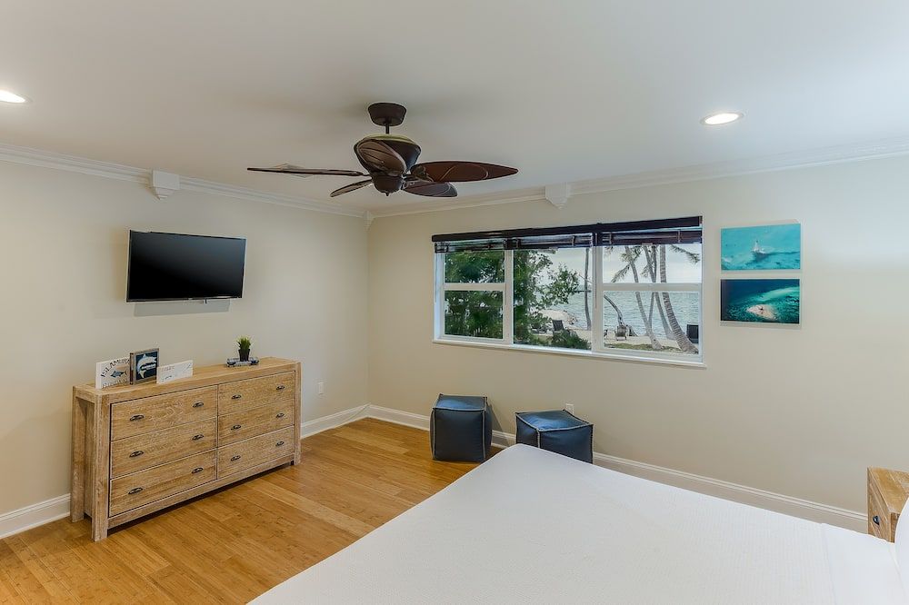 Bedroom view of 4 Bedroom Private Oceanfront House - Bahia