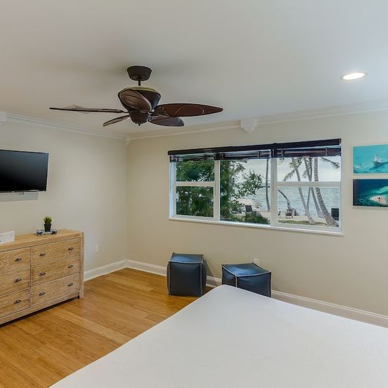 Bedroom view of 4 Bedroom Private Oceanfront House - Bahia