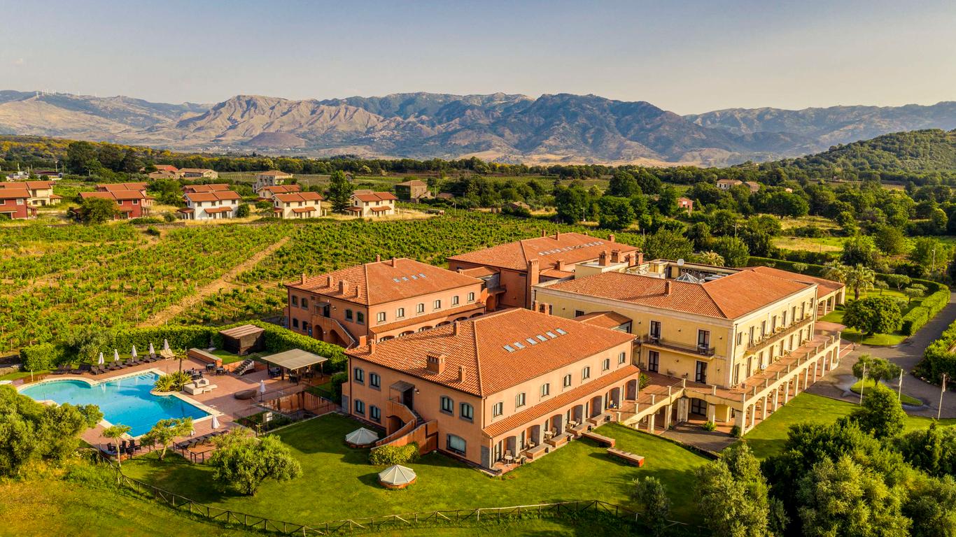 إتنا جولف ريزورت آند سبا