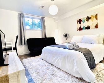 Sunrise Tree Guest House - Toronto - Bedroom