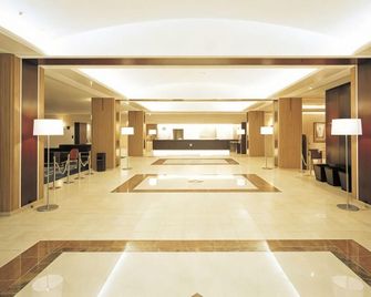 Kakogawa Plaza Hotel - Kakogawa - Lobby