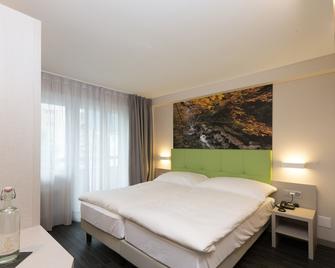 Adhhoc Hotel - Naters - Schlafzimmer