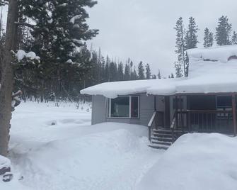 Georgetown Lake Cabin. Recreation out the backdoor. - Anaconda