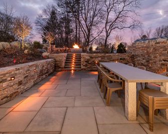 1886 Captains Carriage House Secluded Luxury Eastern Point Gloucester Ma - Gloucester - Patio