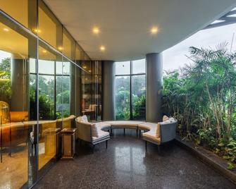 Fezinn Hotel - Kozhikode - Lobby