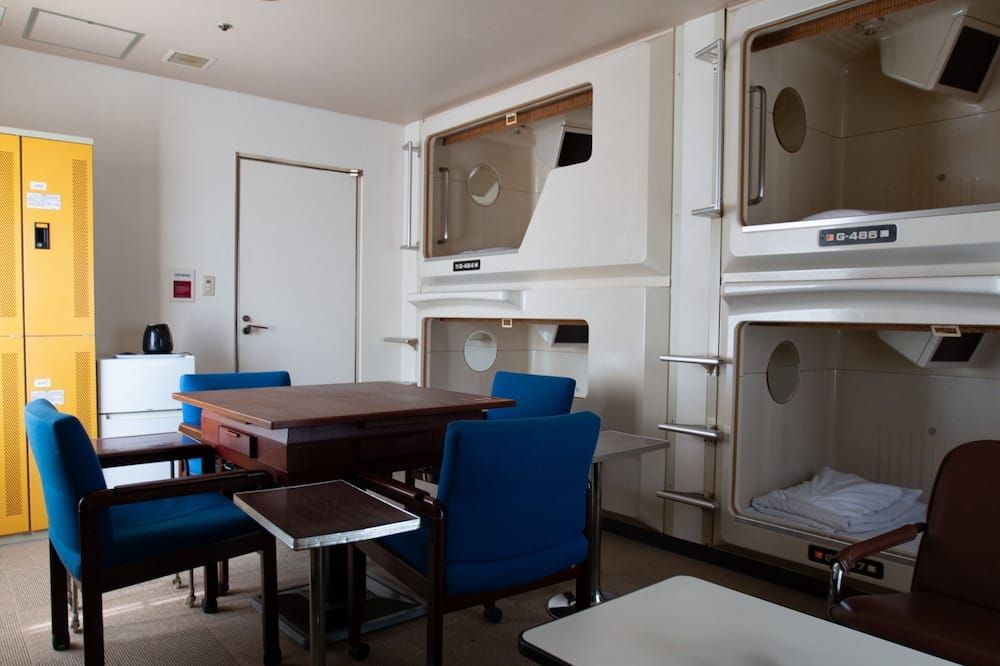 Capsule Hotel Asahi Plaza Shinsaibashi - Men's Only
