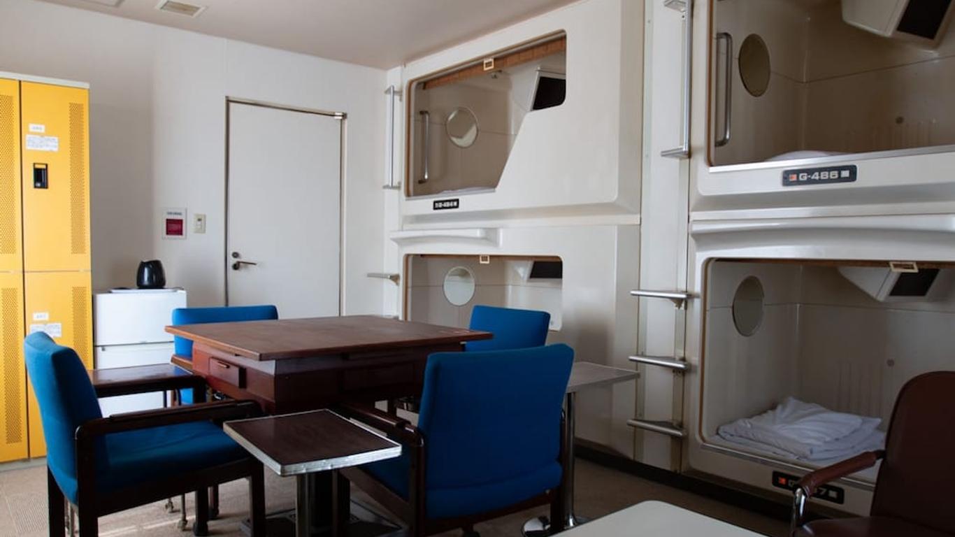 Capsule Hotel Asahi Plaza Shinsaibashi - Men's Only