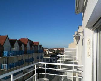 4 people 1 bedroom apartment 200 meters from the beach with sea view - Camiers - Balcon