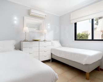 Stunning Villa Sea Views, Uk Tv, Wifi, Air Con, Heating, 3 Min Walk To Beach - Vale do Lobo - Bedroom